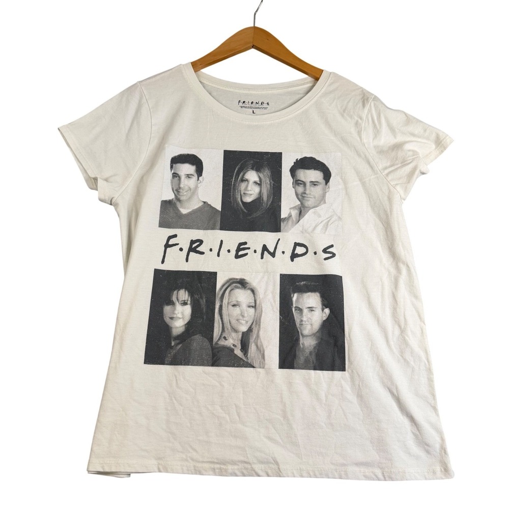 Friends TV Show Graphic T-Shirt Cream Large Cast Photo Short Sleeve Tee 1131